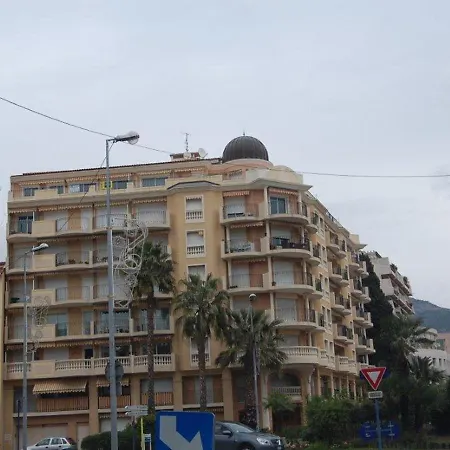 Climatise Avec Terrasse Ensoleillee, Proche Plages Et Centre, - Fr-1-196-314 *