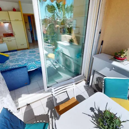 Climatise Avec Terrasse Ensoleillee, Proche Plages Et Centre, - Fr-1-196-314 Apartment *