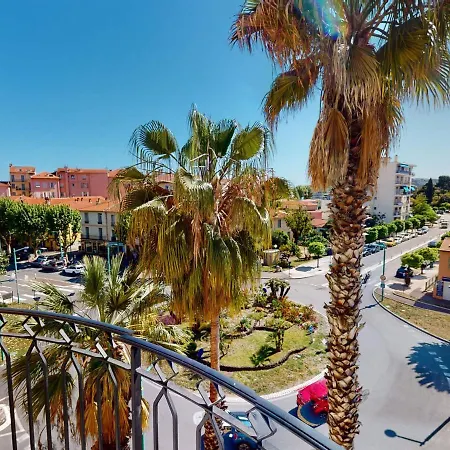 Climatise Avec Terrasse Ensoleillee, Proche Plages Et Centre, - Fr-1-196-314 *